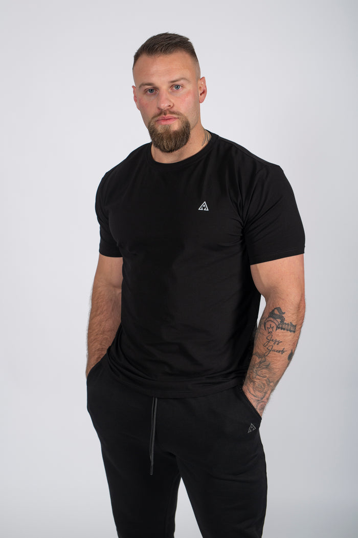 Essential T-Shirt - Black