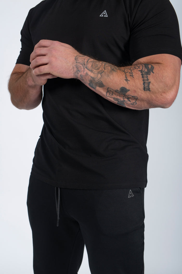 Essential T-Shirt - Black