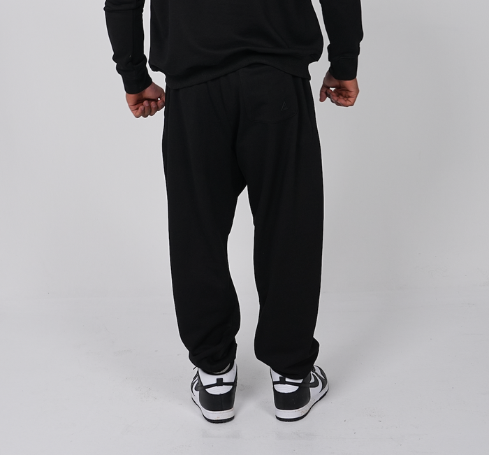 Essential Pants - Black